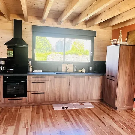 Vakantiehuis Spacious House For 4 People