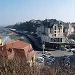 בית נופש Spacious House For 4 People Gouville-sur-Mer