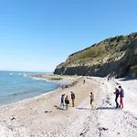 Spacious House For 4 People Gouville-sur-Mer
