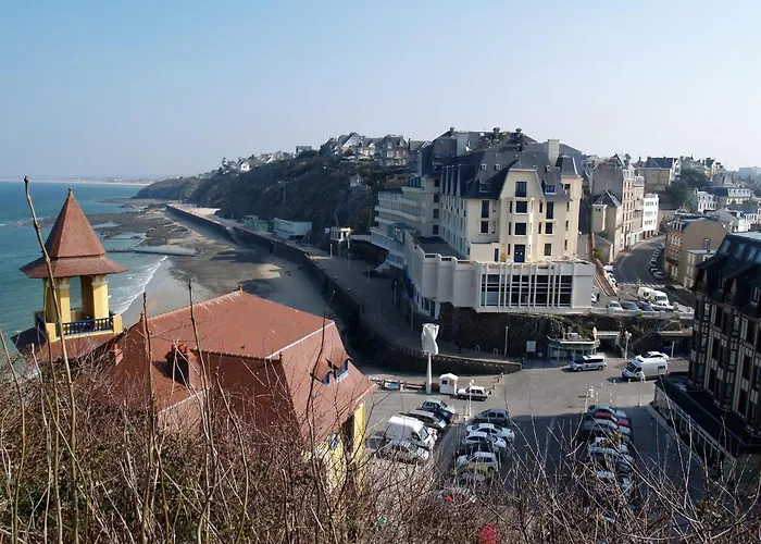 Semesterbostad Spacious House For 4 People Gouville-sur-Mer